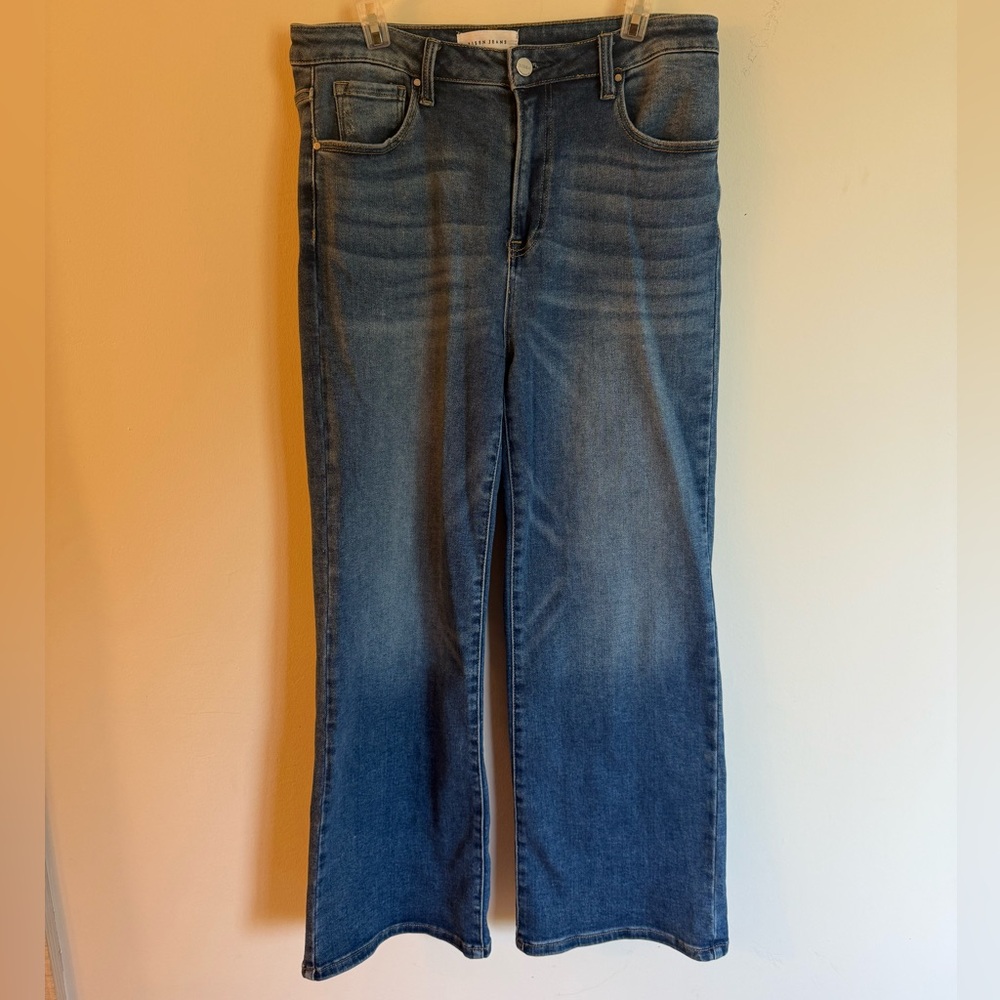 Risen Women’s Jeans Wide leg size 13/31 fits 30X27